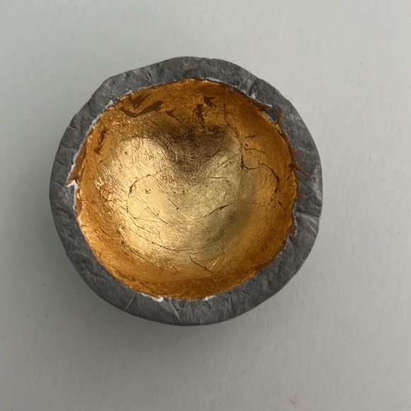 Creative Co-Op DA5827-1 Grey Cement Bowl with Gold Leaf Interior - Picture 4 of 10